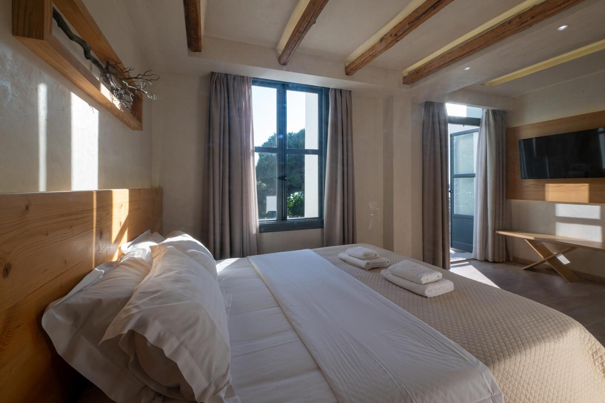 كالاماتا Panellinion Luxury Rooms المظهر الخارجي الصورة