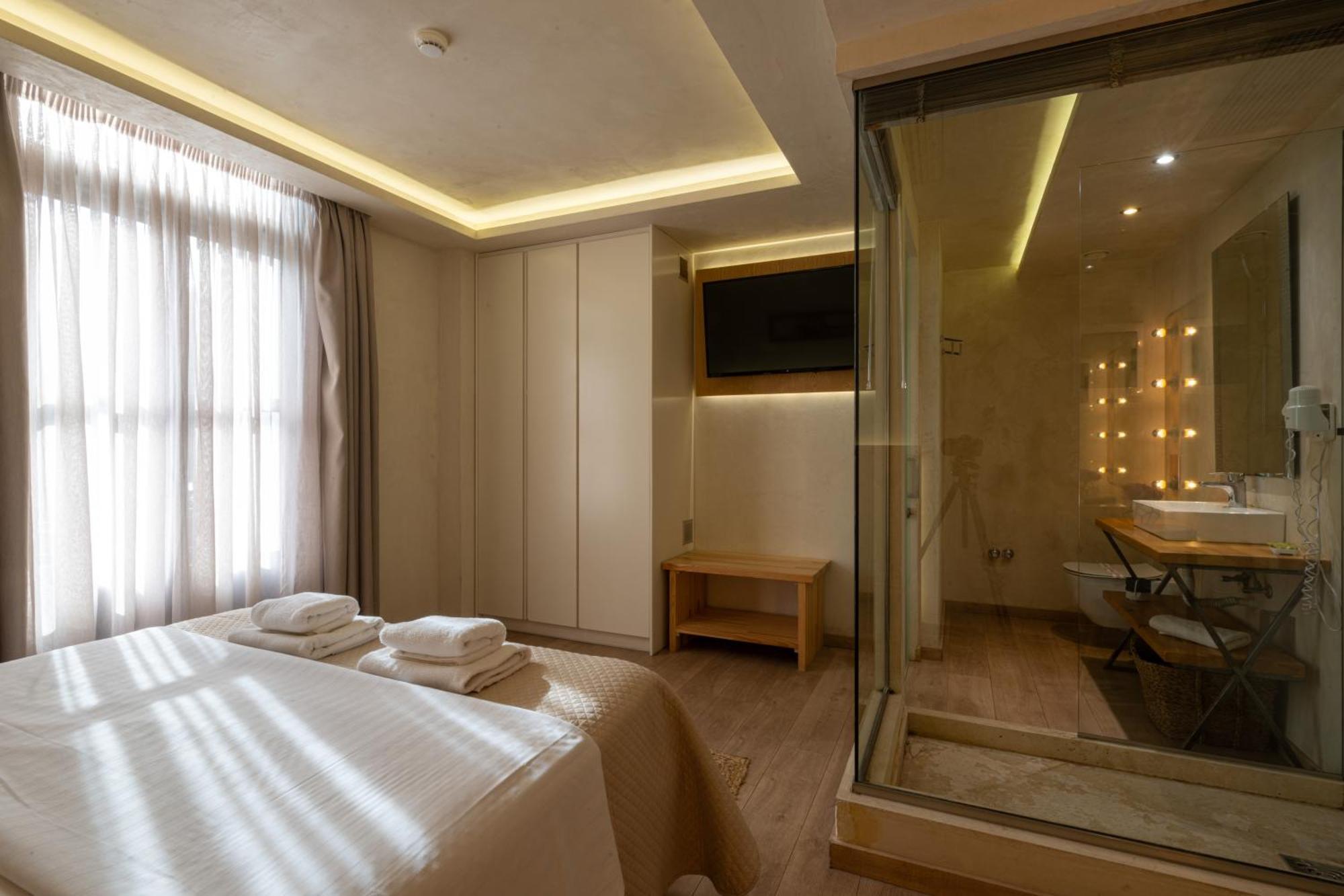 كالاماتا Panellinion Luxury Rooms المظهر الخارجي الصورة