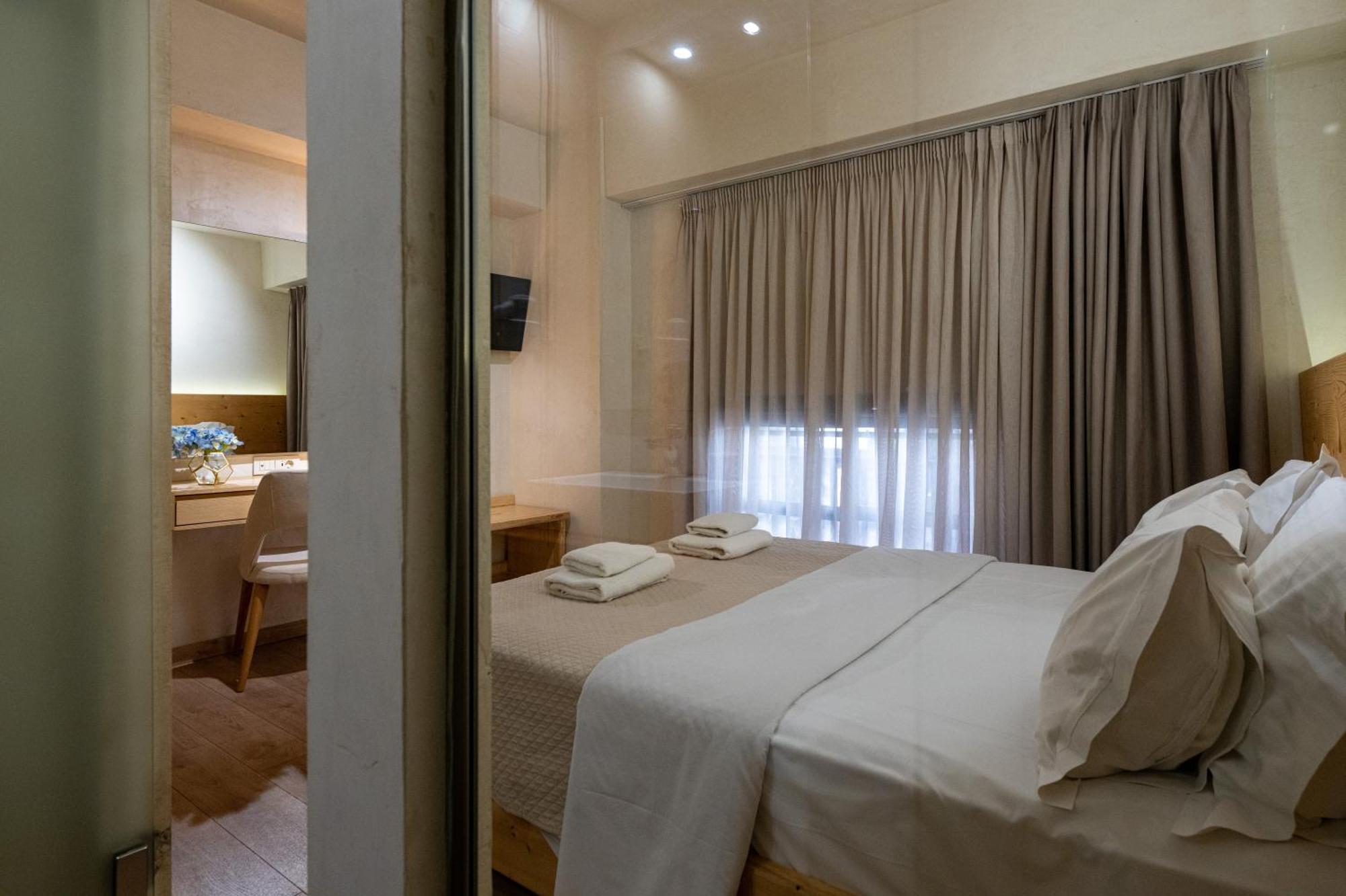 كالاماتا Panellinion Luxury Rooms المظهر الخارجي الصورة