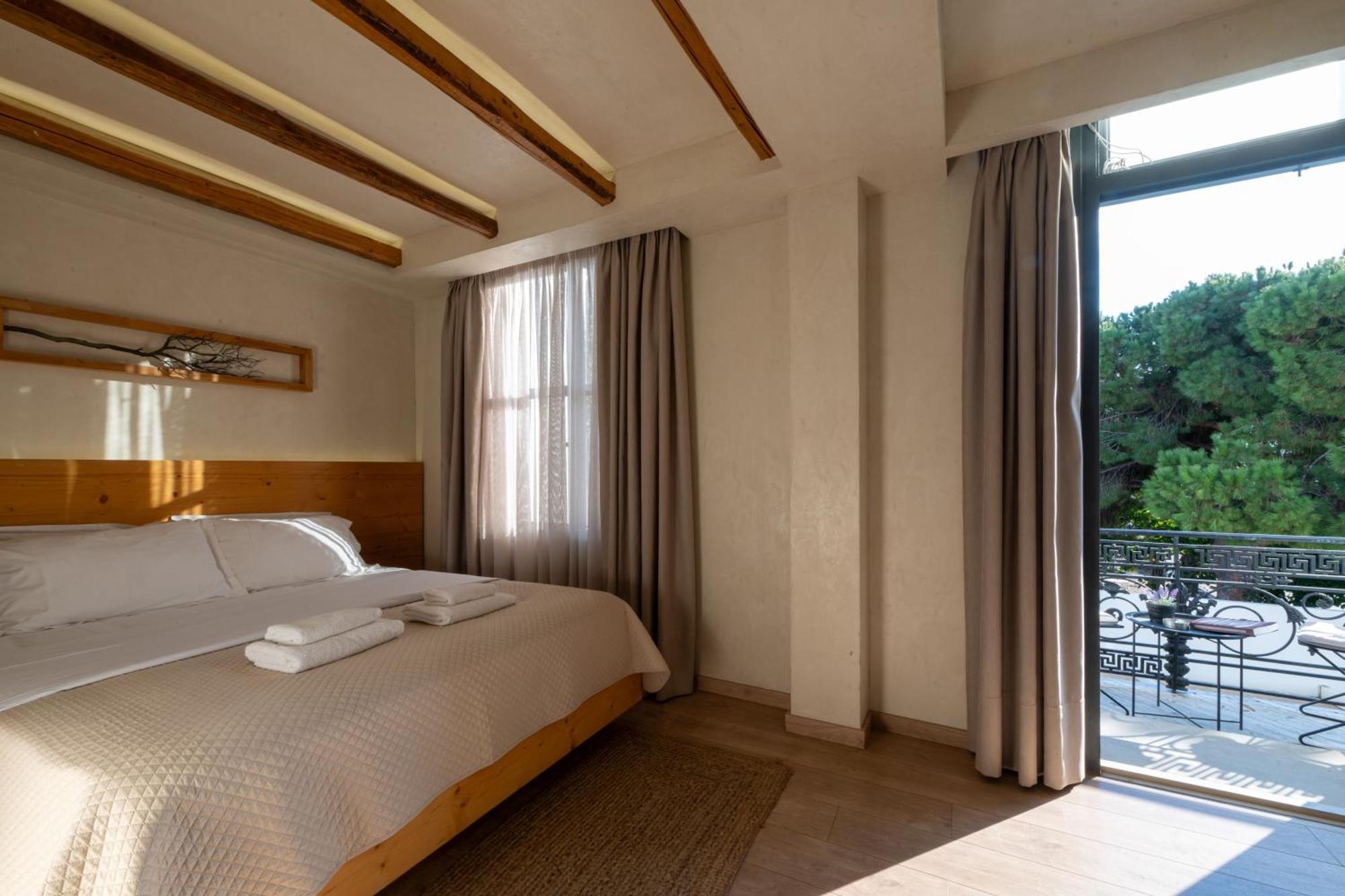 كالاماتا Panellinion Luxury Rooms المظهر الخارجي الصورة